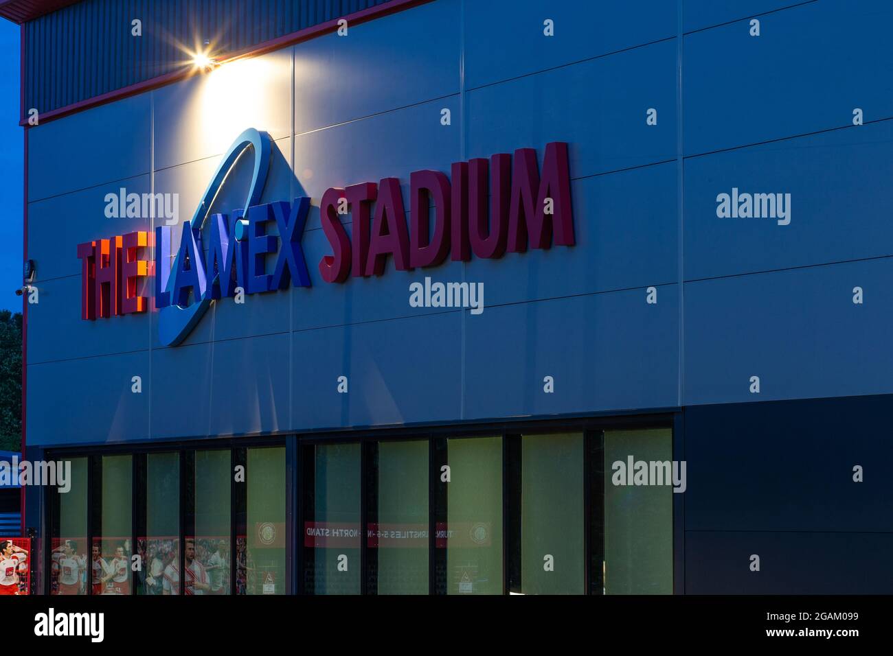 Panneau Lamex Stadium à l'extérieur du North Stand of Lamex Stadium, Stevenage, Herts, Royaume-Uni Banque D'Images