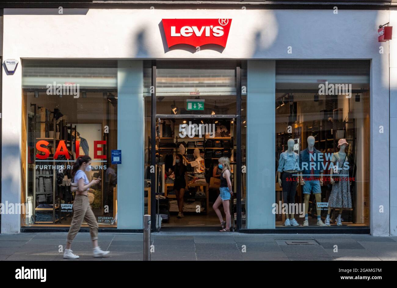 boutique levis, magasin levis, jeans levis, marques de jeans, jeans en  denim, levis high street store, levis high street outlet, levis jeans high  street store Photo Stock - Alamy