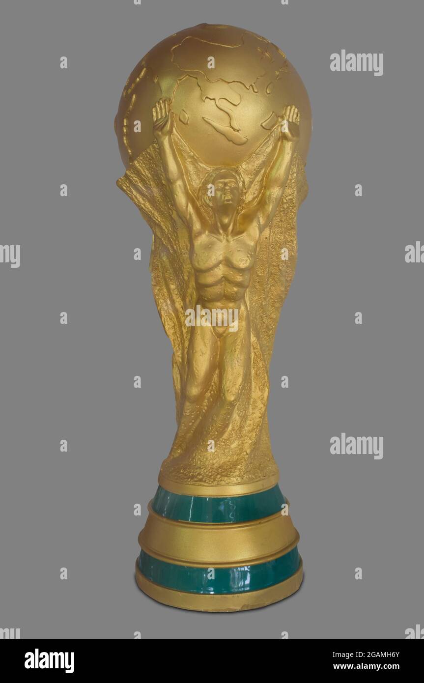 Réplique du trophée de la coupe du monde de la FIFA. Isolé Banque D'Images