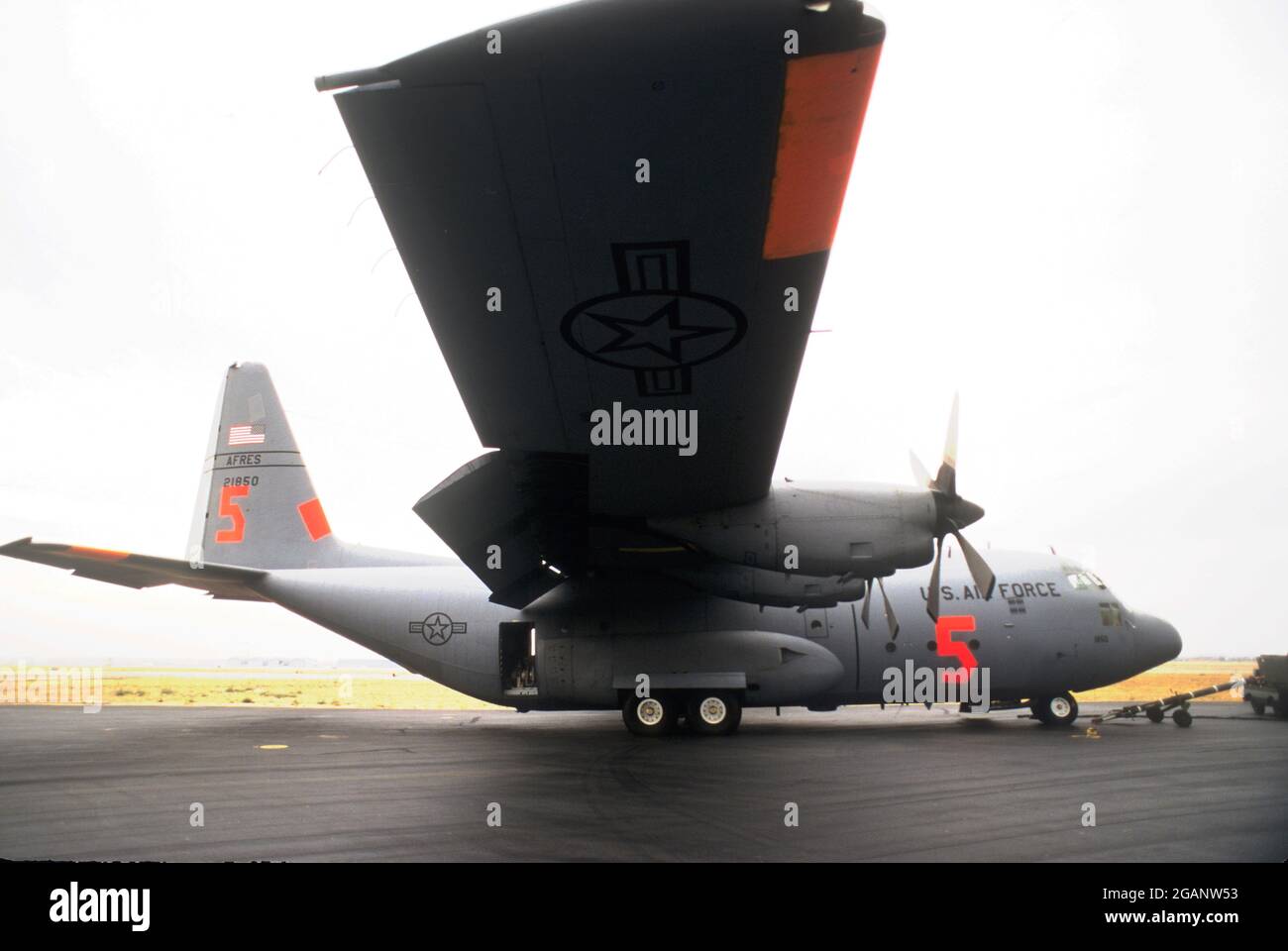 Lockheed C-130 avion-citerne Hercules utilisé dans la lutte contre les incendies au National Interagency Fire Centre (NIFC) de Boise, en Idaho Banque D'Images