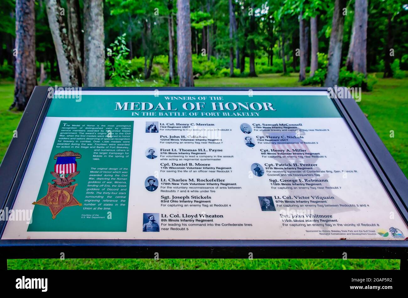Les gagnants de la médaille d'honneur qui ont participé à la bataille de fort Blakeley sont inscrits sur un marqueur historique dans le parc national historique de Blakeley Banque D'Images