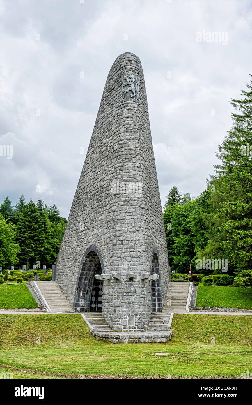 Monument au cimetière commémoratif des soldats tchécoslovaques, col de Dukla, république slovaque. Destination du voyage. Banque D'Images