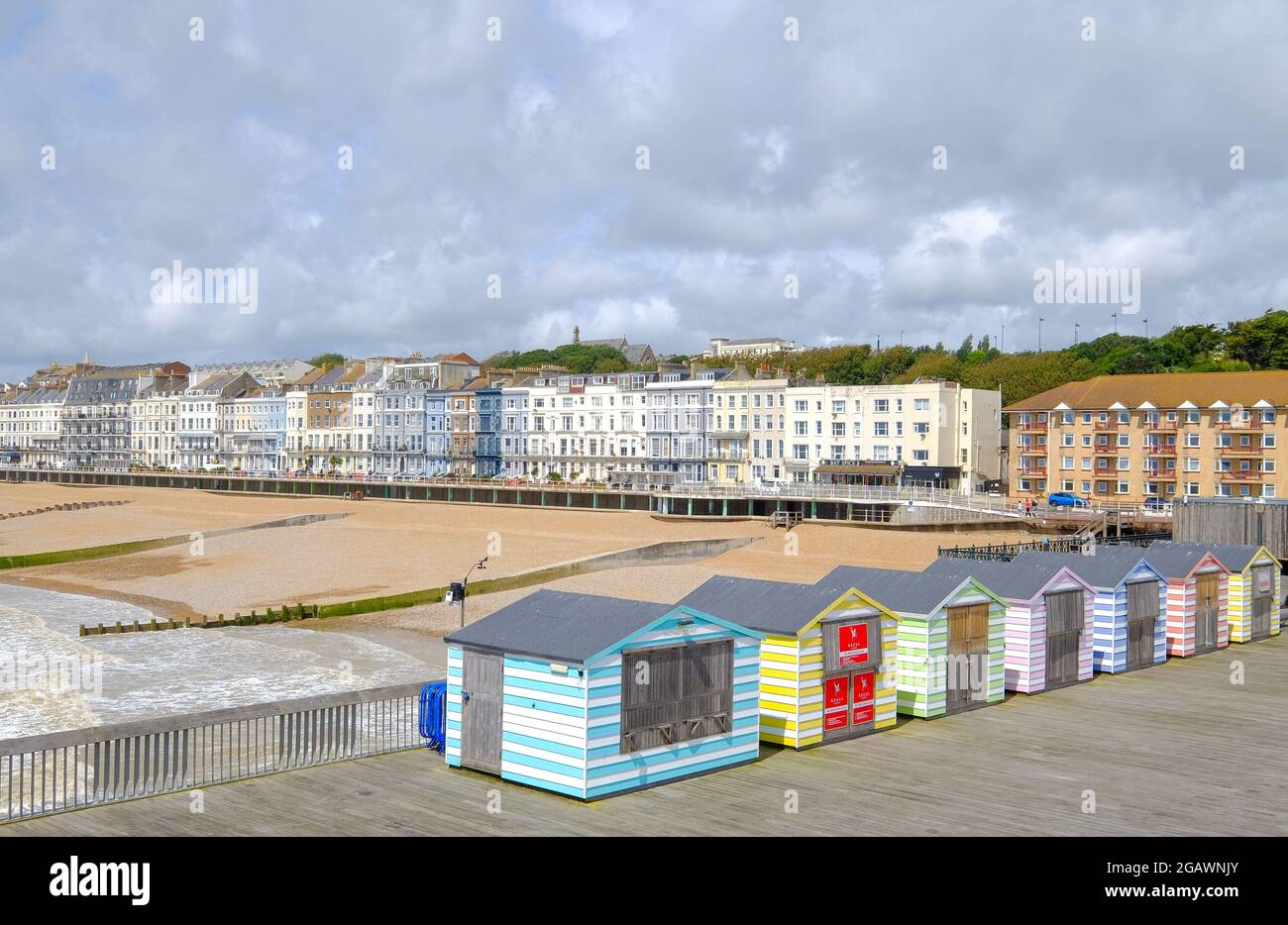 Hastings Beach and Pier, Hasstling, East Sussex, Royaume-Uni Banque D'Images