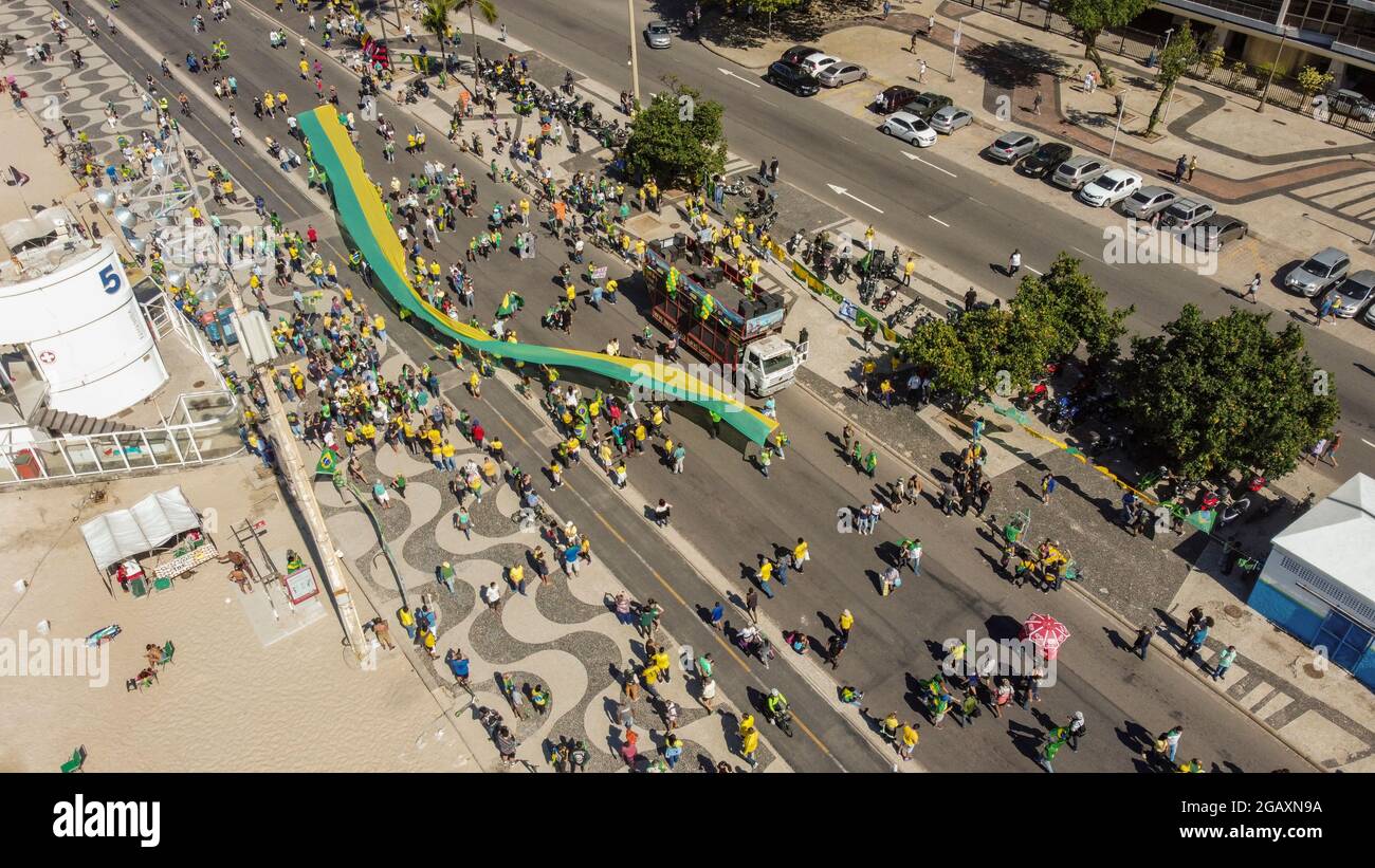 Manifestation pour le vote sur papier à Copacabana, Rio de Janeiro, en août 2021. Le rassemblement a été convoqué par le président brésilien Jair Bolsonaro. Banque D'Images