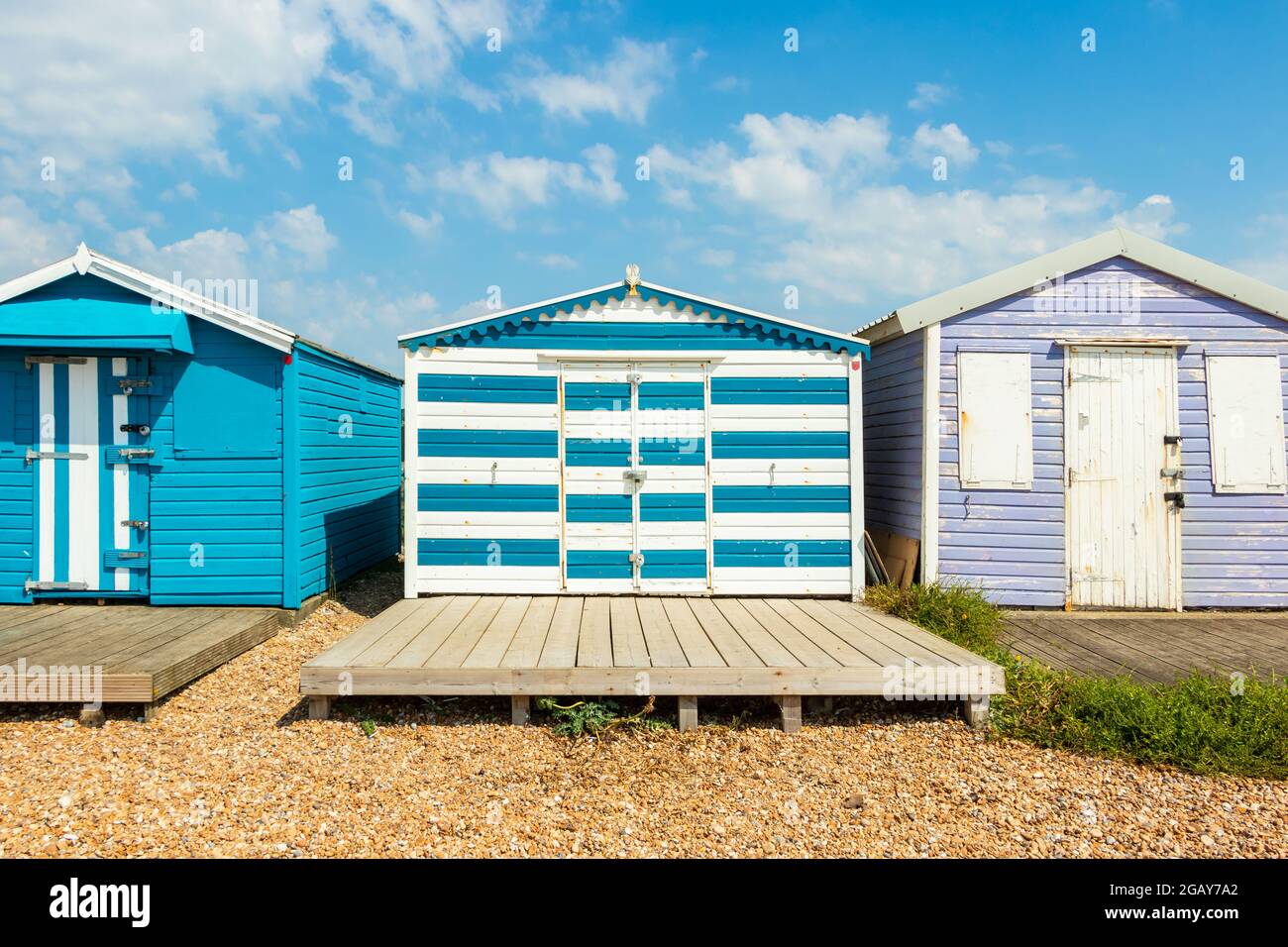 Cabines de plage en bois colorées à St Leonards on Sea, East Sussex Banque D'Images