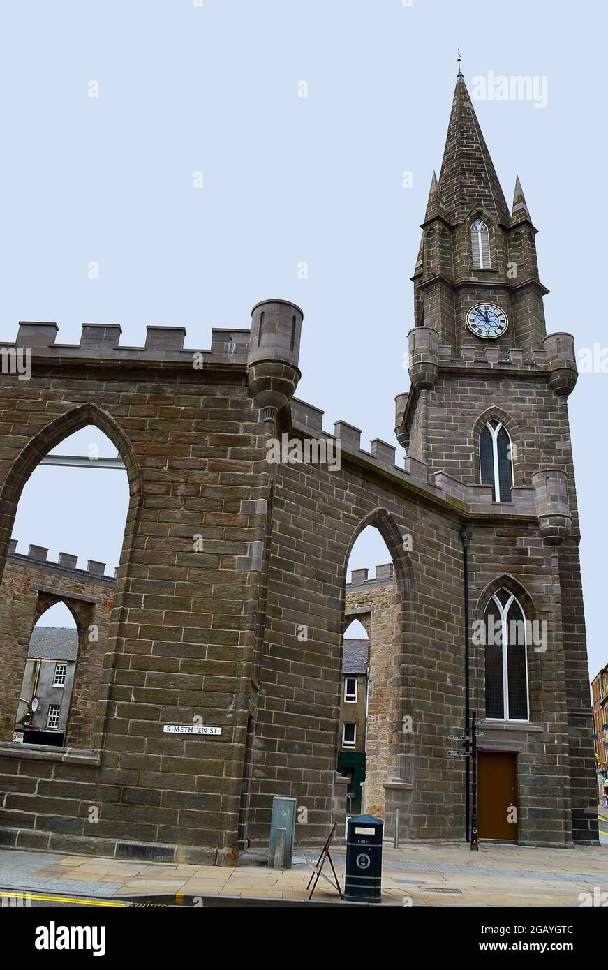 PERTH. ÉCOSSE - 26 JUIN 2021 : considérée comme une structure dangereuse depuis trois décennies, l'église Saint-Paul, l'une des premières églises post-réforme de la ville, W Banque D'Images