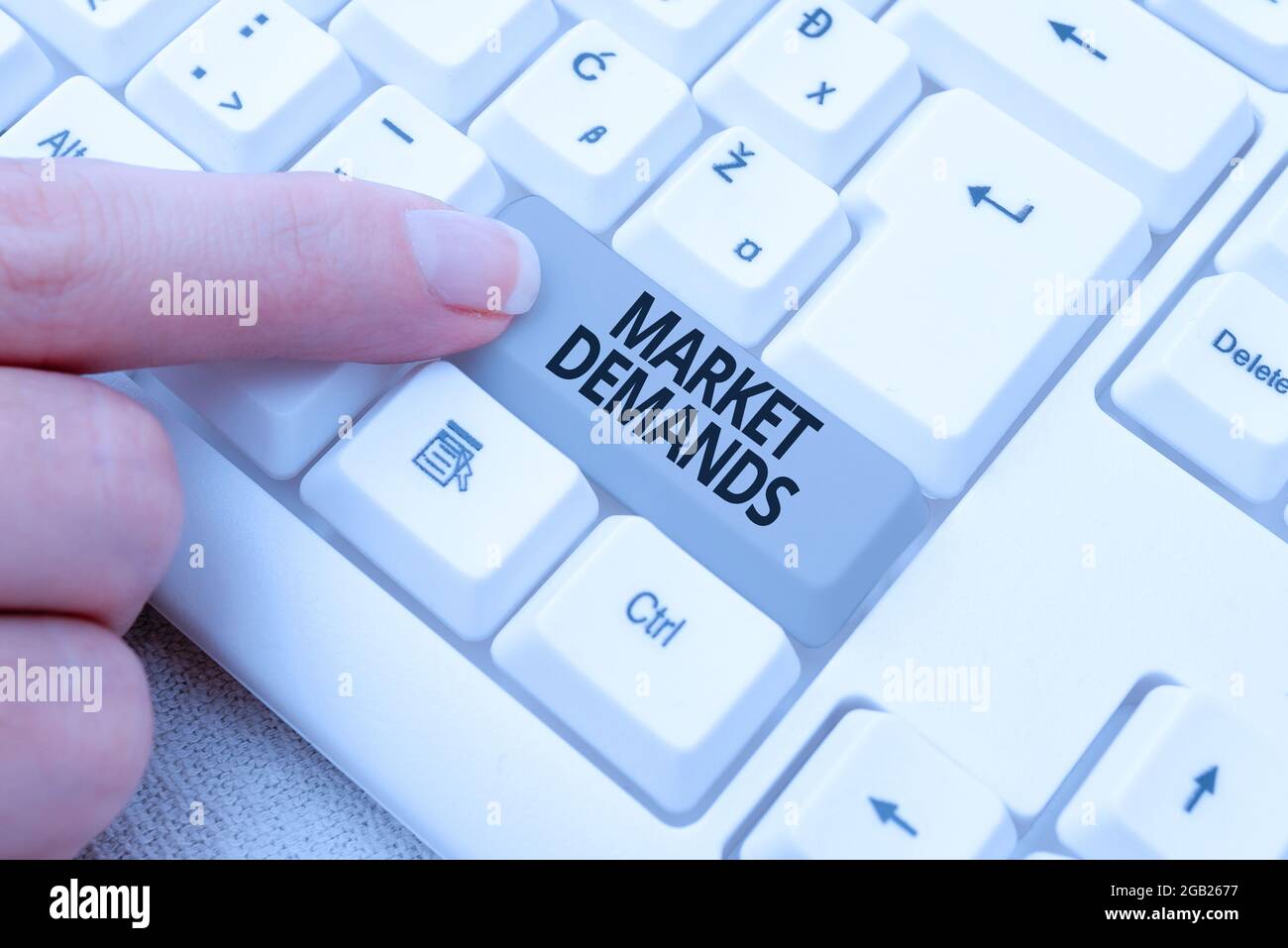 Affiche textuelle montrant Market Deanalysisds. Mot pour rassembler des faits sur les situations qui affectent le marché Résumé taper un message de présentation, retaper Banque D'Images