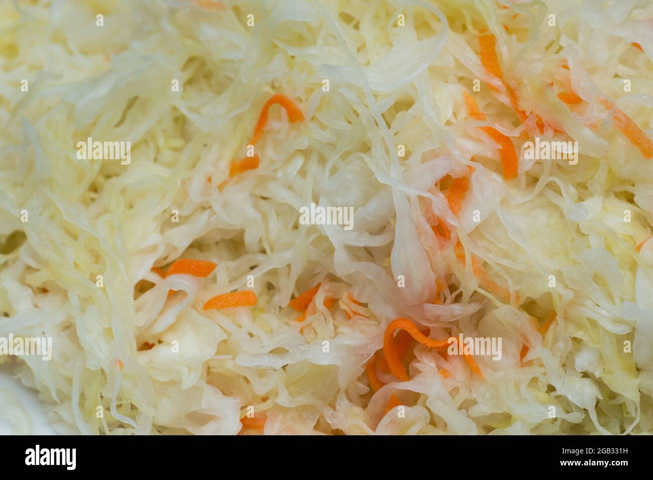 Choucroute, coupé chou fermenté sur plaque de fermeture foyer sélectif Banque D'Images