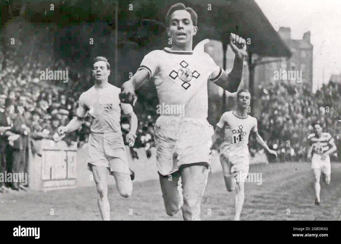 HARRY EDWARD (1898-1973) athlète olympique britannique lors de la rencontre .A.A. à Stamford Bridge, Londres, en juillet 1922 Banque D'Images