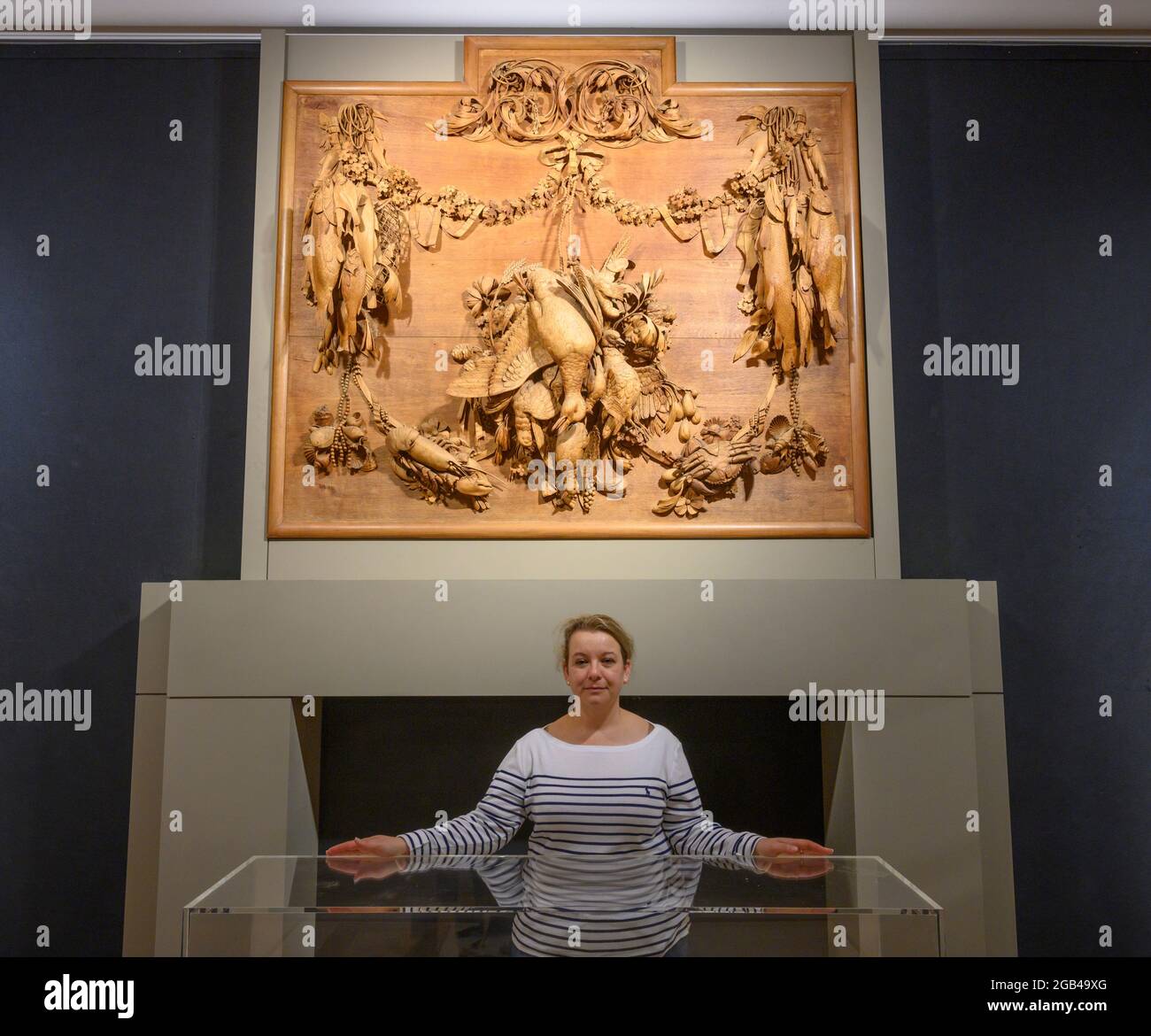 Bonhams, Londres, Royaume-Uni. 2 août 2021. Bonhams accueille le lancement de Grinling Gibbons 300, Carving a place in History, un festival national d'un an, sous le patronage de HRH le Prince de Galles, célébrant le tercencencenterage de la mort du meilleur sculpteur de bois de Grande-Bretagne. Le festival est lancé le 3 août – l'anniversaire de la mort de Gibbons – avec une exposition nationale, des siècles en préparation, à Bonhams New Bond Street. L'exposition se déroule jusqu'au 27 août crédit : Malcolm Park/Alamy Live News. Banque D'Images