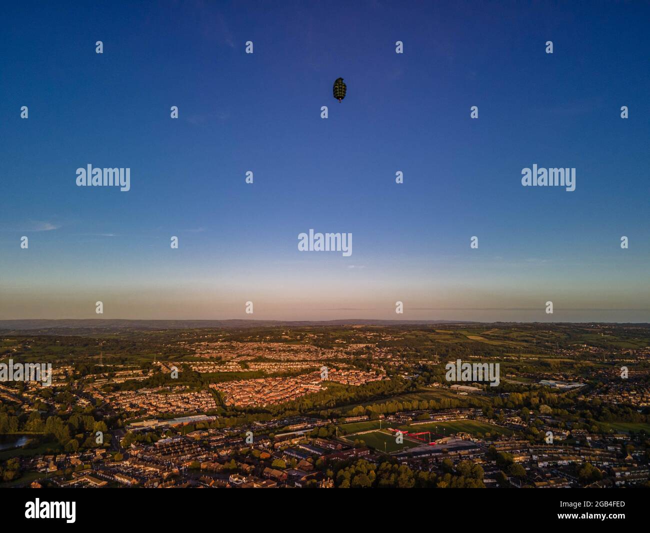 Vue aérienne du ballon d'air chaud au-dessus de Stoke sur Trent Staffordshire Midlands Royaume-Uni Angleterre Banque D'Images