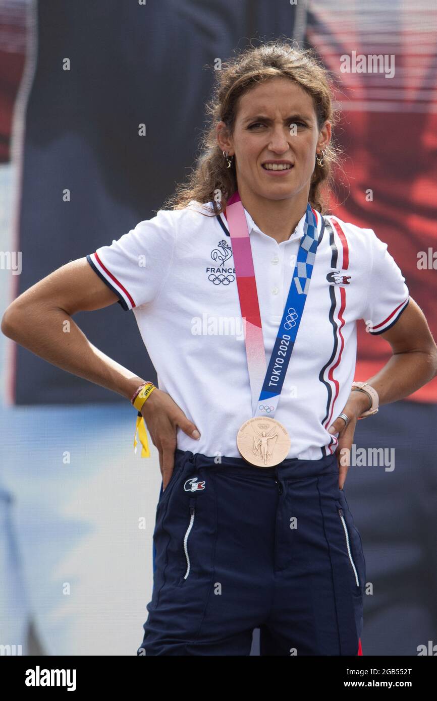 Triathlon relai mixte médaillés de bronze Leonie Periault sur scène au village fan du Trocadéro, en face de la Tour Eiffel, à Paris, à son retour des Jeux Olympiques de Tokyo 2020, le 2 août 2021. Photo de Raphael Lafargue/ABACAPRESS.COM Banque D'Images