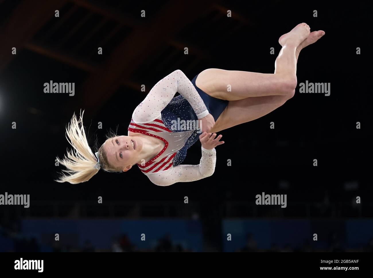 (210802) -- TOKYO, 2 août 2021 (Xinhua) -- Jade Carey des États-Unis participe à la finale de l'exercice de gymnastique artistique féminin aux Jeux Olympiques de Tokyo 2020 à Tokyo, au Japon, le 2 août 2021. (Xinhua/Cheng min) Banque D'Images