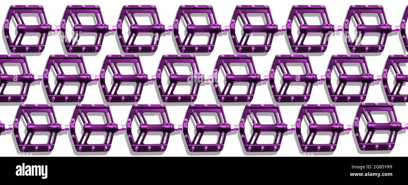 texture de la pédale de vélo de montagne sur fond blanc Banque D'Images