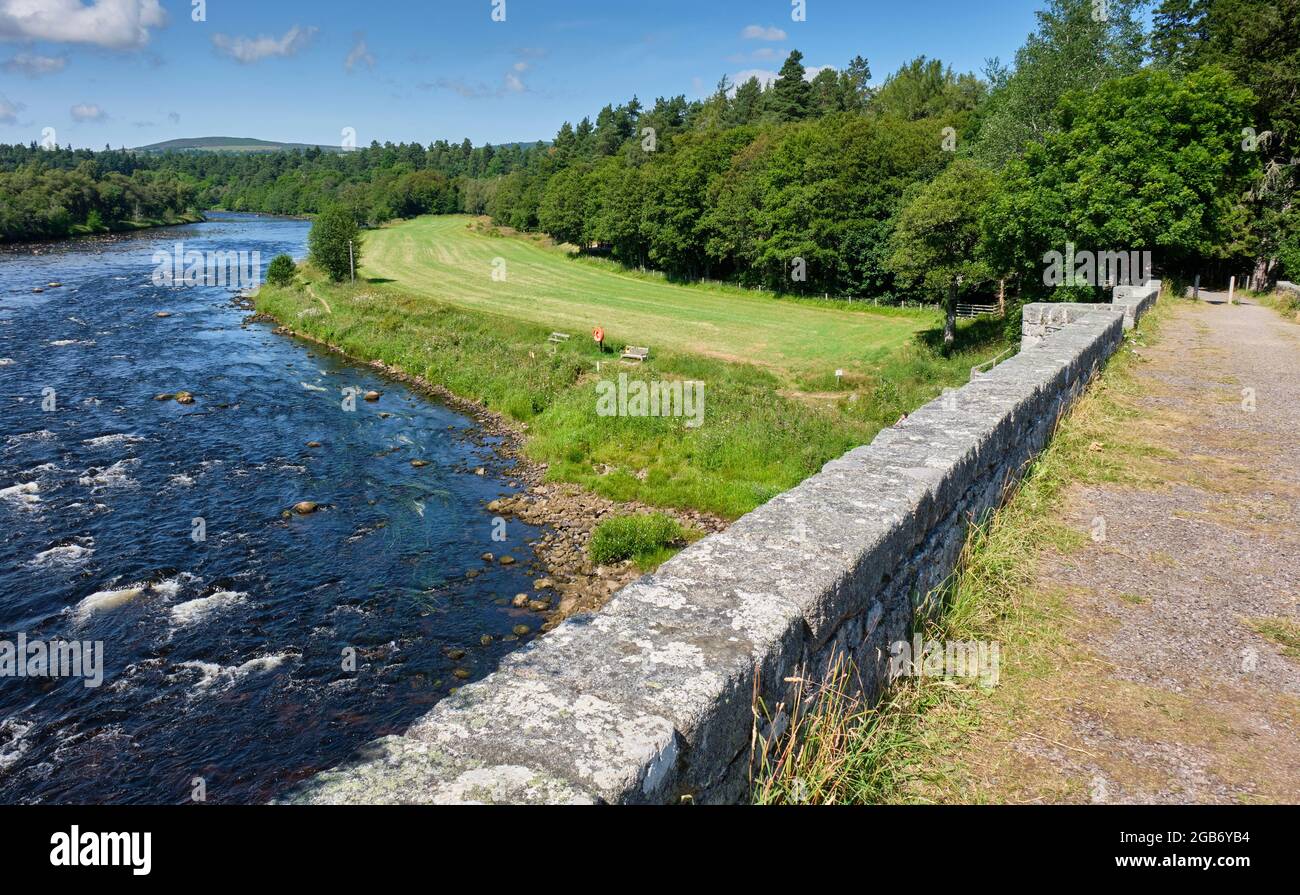 L'ancien pont de Spey près de Grantown-on-Spey, Badenoch et Speyside, en Écosse Banque D'Images