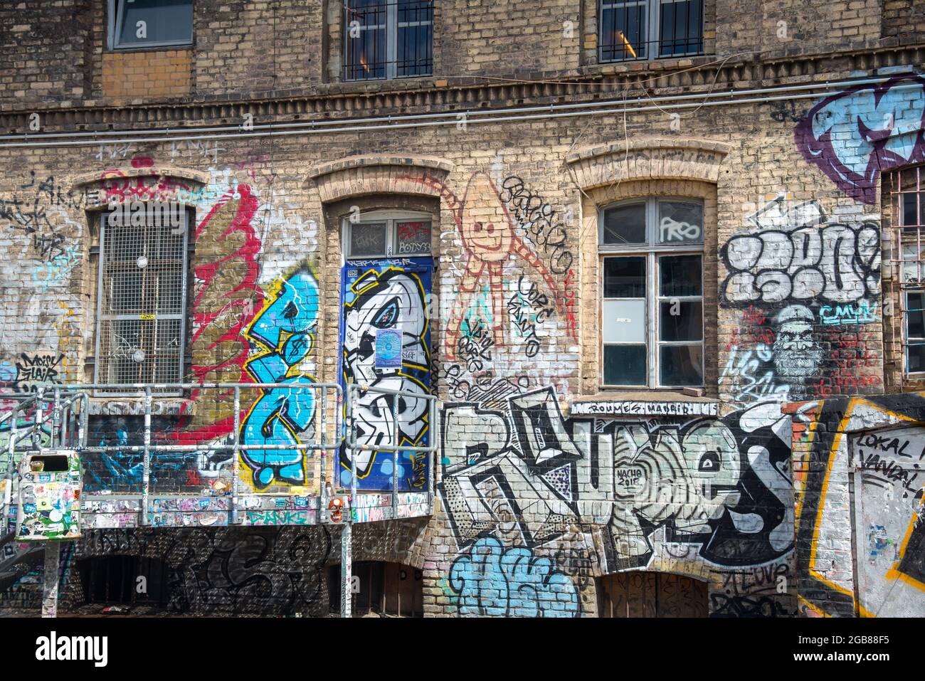 Grafitti au mur à Berlin, Allemagne Banque D'Images