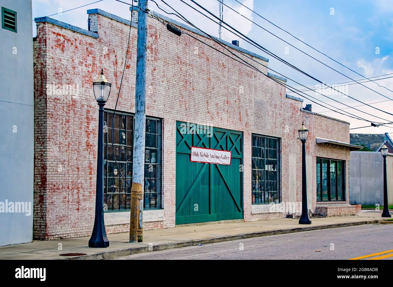 Olde Mobile antiques Gallery est photographié dans l'ancien bâtiment Nash/Ford Automotive, le 1er août 2021, à Mobile, Alabama. Banque D'Images