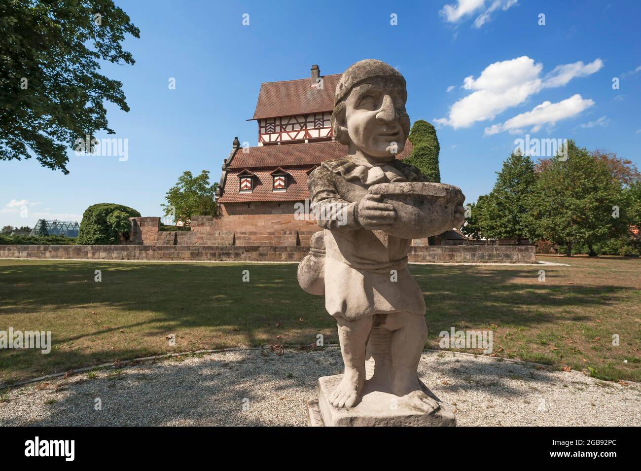 Gnome grotesque du baroque dans le parc, à l'arrière du Neunhofer Jagdschloesschen, 1479, reconstruit en 1964 et 1978/79, Neunhof près Banque D'Images