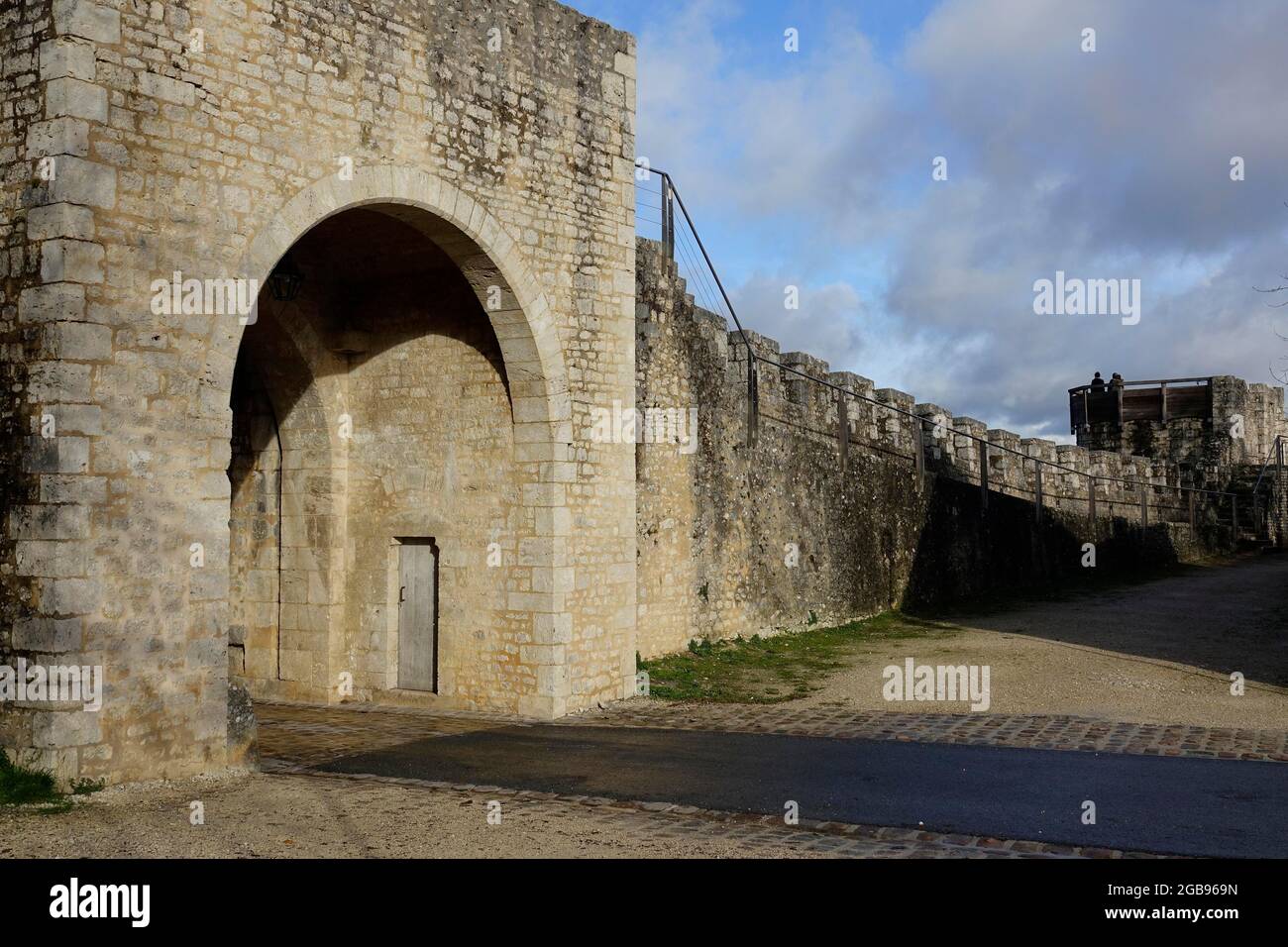 Porte de Jouy et remparts, ville médiévale de Provins, classée au patrimoine mondial de l'UNESCO depuis 2001, département de Seine-et-Marne, Ile-de-France Banque D'Images