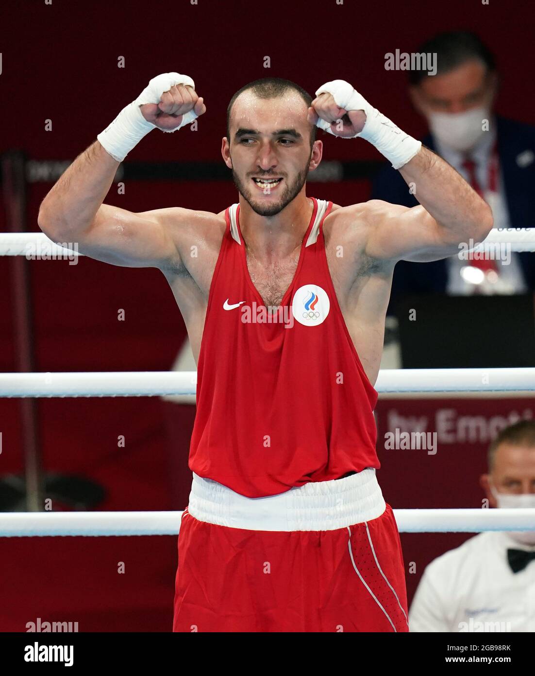 Le musulman Gadjimagomedov du ROC célèbre la victoire sur David Nyika, de Nouvelle-Zélande, lors de la sémifinale 1 du lourd masculin (81-91kg) à la Kokugikan Arena le onzième jour des Jeux Olympiques de Tokyo en 2020 au Japon. Date de la photo: Mardi 3 août 2021. Banque D'Images