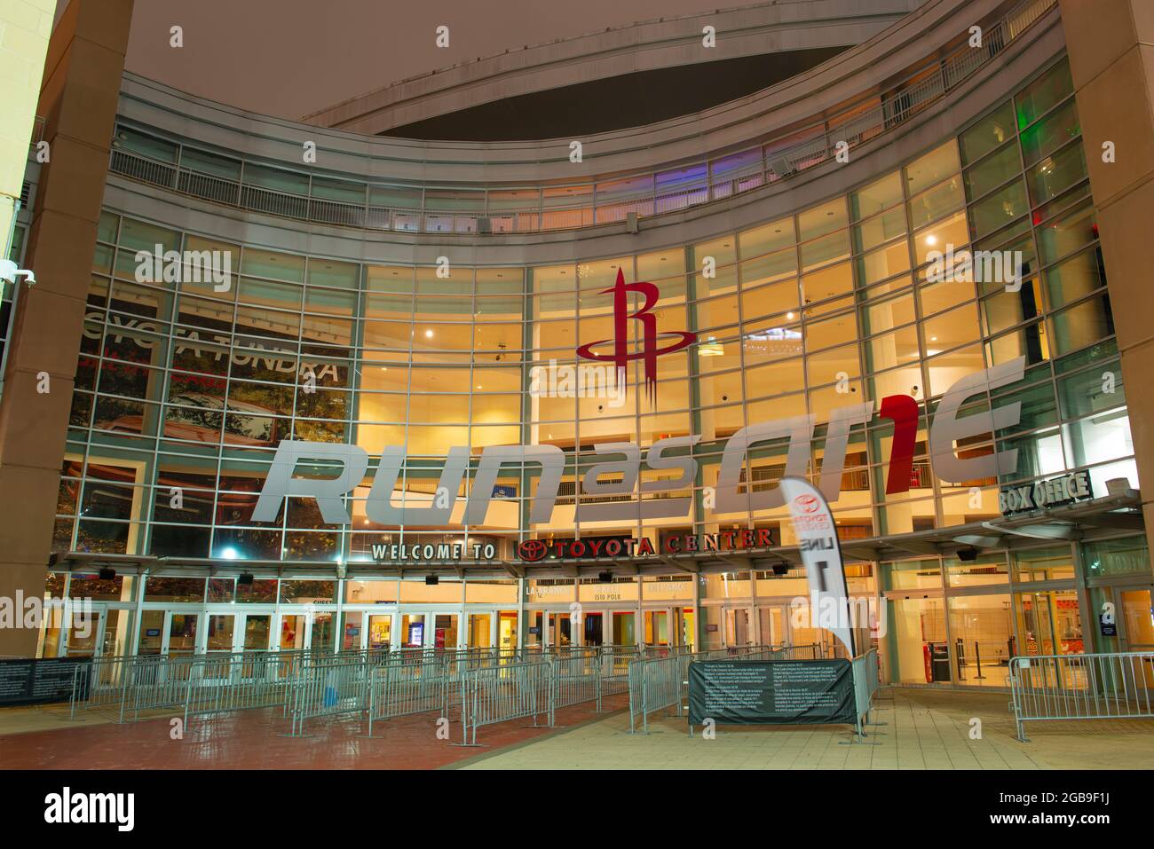 Toyota Center est un stade intérieur situé dans le centre-ville de Houston, Texas, États-Unis. Cette arène abrite les Houston Rockets du National Basketball Banque D'Images