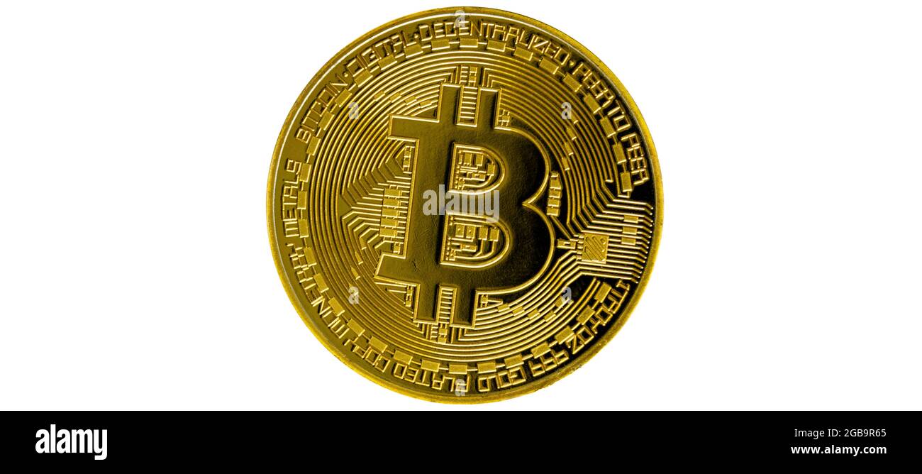 Bitcoin isolé sur fond blanc. Crypto-monnaie - photo de la pièce physique  en or de bitcoin. Symbole de la monnaie crypto Photo Stock - Alamy
