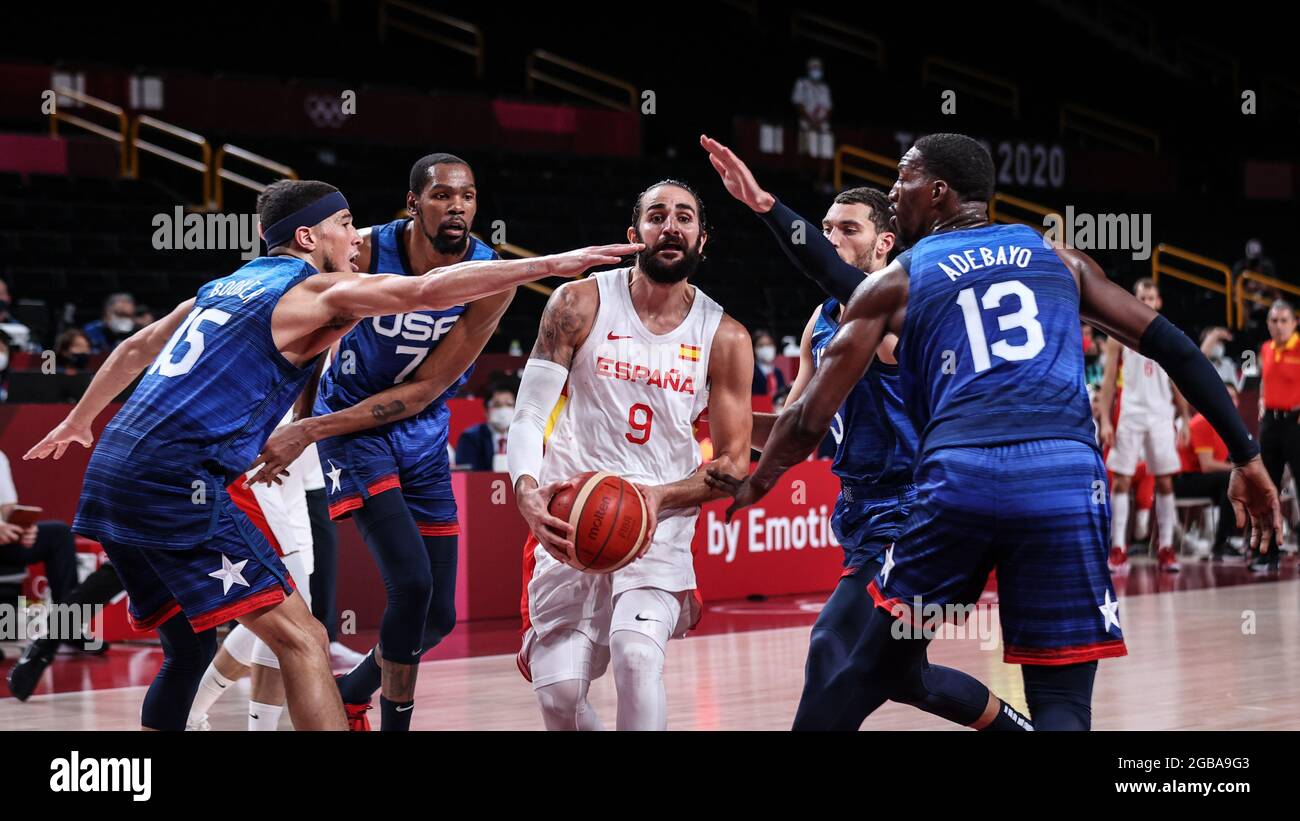 Saitama, Japon. 3 août 2021. Ricky Rubio (C) d'Espagne est en compétition lors du match de quart-finale masculin de basket-ball entre l'Espagne et les États-Unis aux Jeux Olympiques de Tokyo en 2020 à Saitama, au Japon, le 3 août 2021. Crédit: PAN Yulong/Xinhua/Alay Live News Banque D'Images