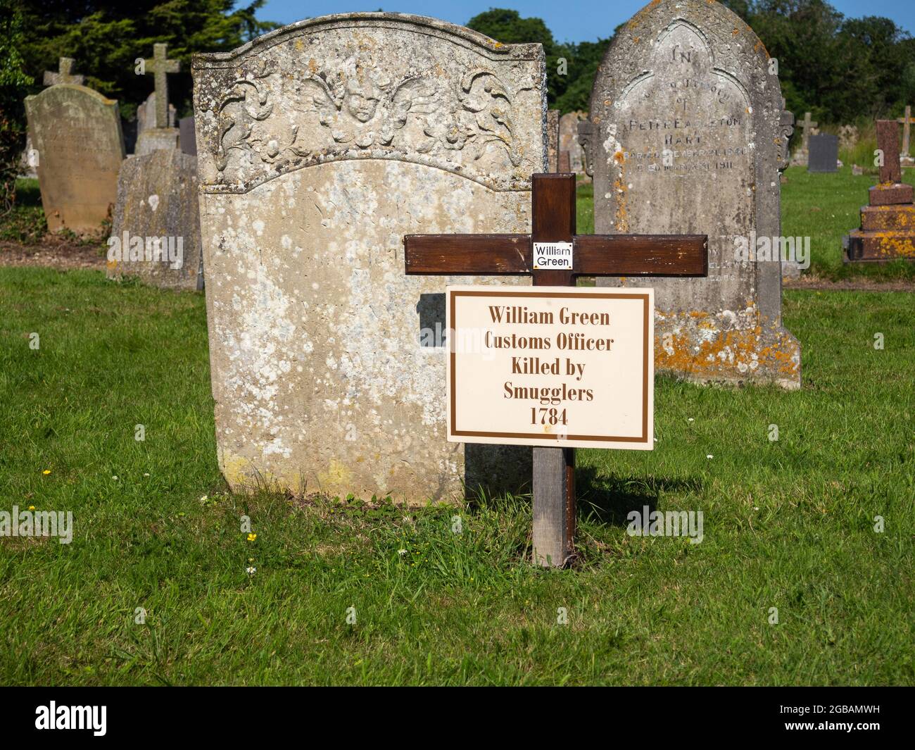 Panneau pour la pierre tombale de William Green, agent des douanes tué par des passeurs, 1784 église St Marys, Old Hunstanton, Norfolk, Royaume-Uni Banque D'Images