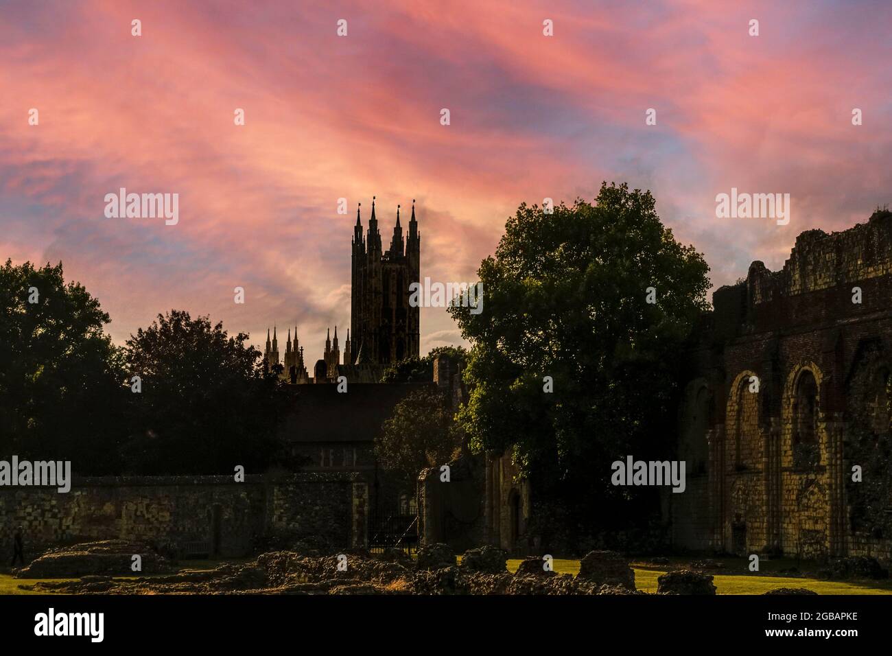 Cathédrale de Canterbury, de l'abbaye de St Augustins, coucher de soleil, Canterbury, Kent Banque D'Images