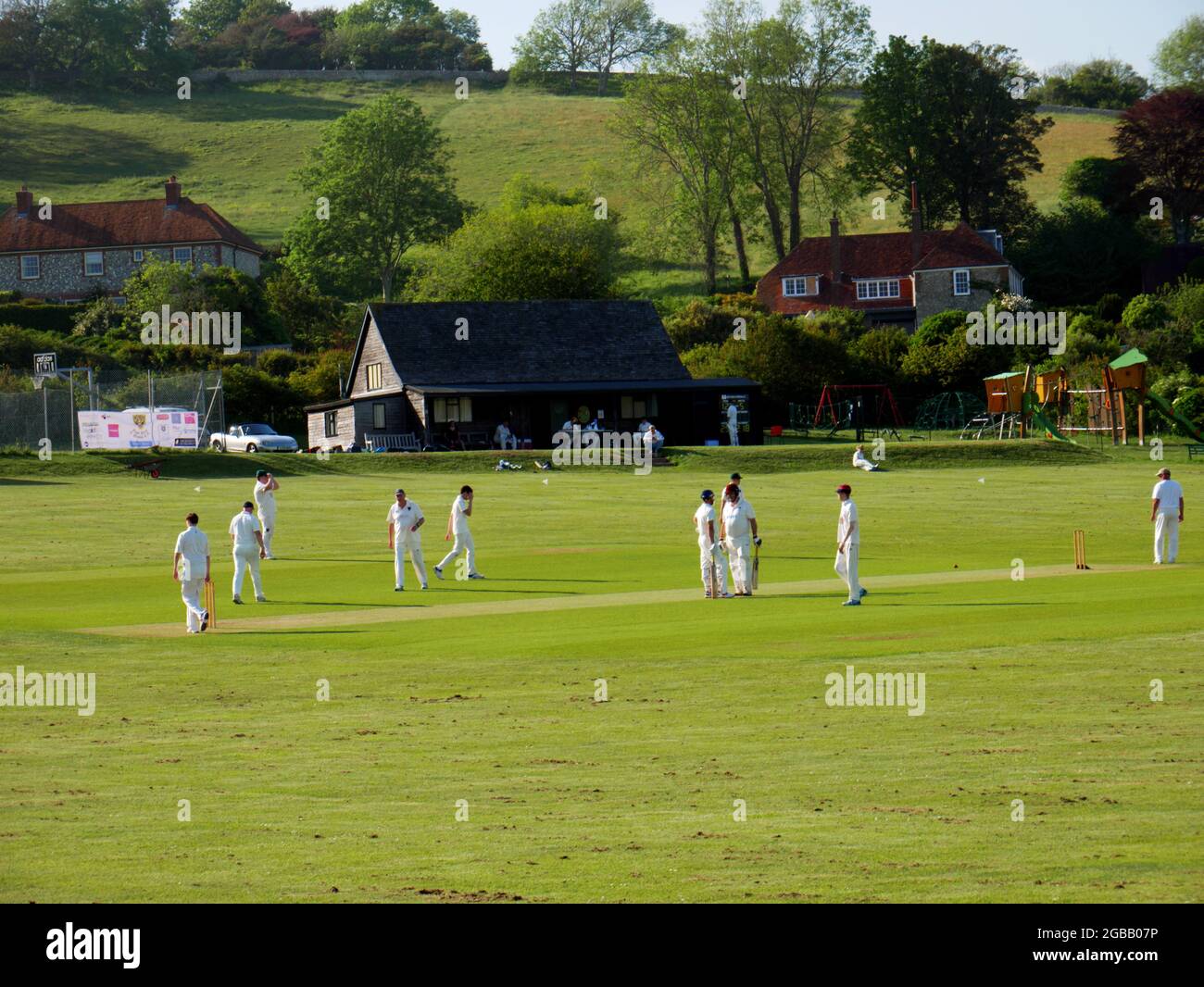 Match de cricket du village, East Dean, East Sussex. Banque D'Images