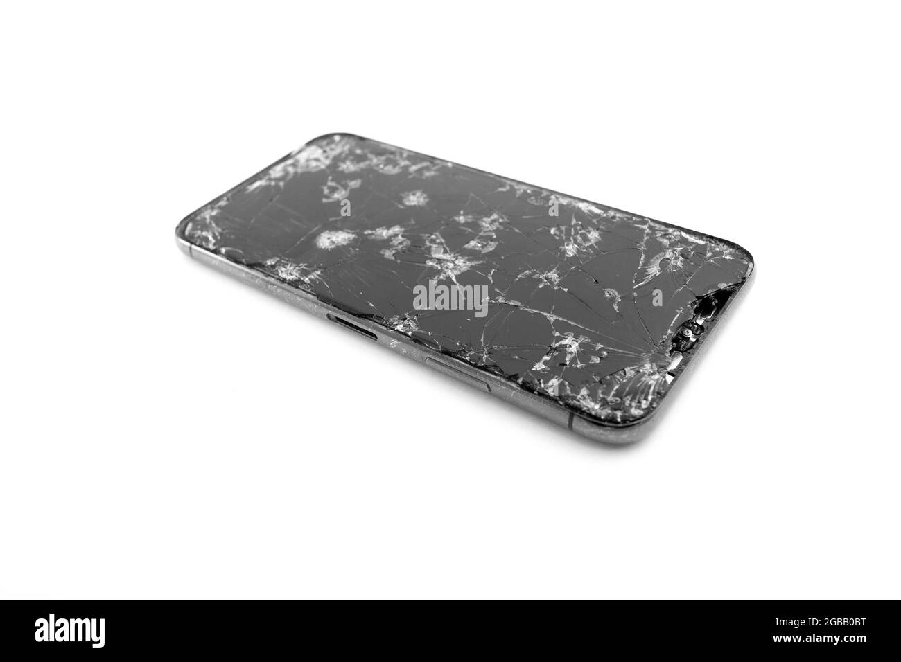 écran de téléphone mobile cassé sur fond blanc Banque D'Images