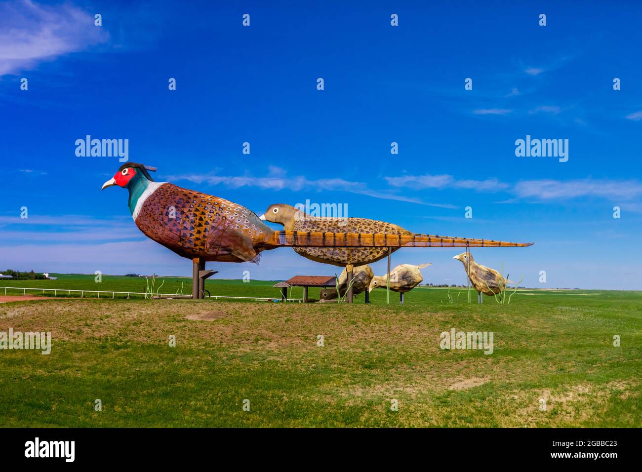 The Enchanted Highway, une collection de grandes sculptures en ferraille construites à intervalles réguliers le long d'une autoroute à deux voies, Dakota du Nord, États-Unis Banque D'Images