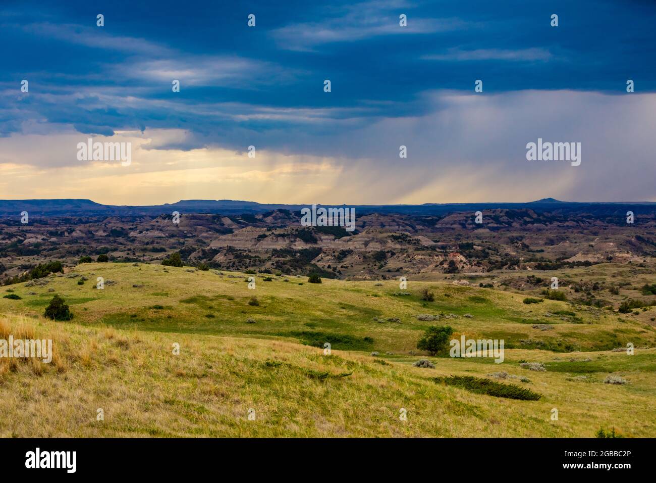 Vue magnifique sur le parc national Theodore Roosevelt South Unit, Dakota du Nord, États-Unis d'Amérique, Amérique du Nord Banque D'Images Vue magnifique sur le parc national Theodore Roosevelt South Unit, Dakota du Nord, États-Unis d'Amérique, Amérique du Nord Banque D'Images