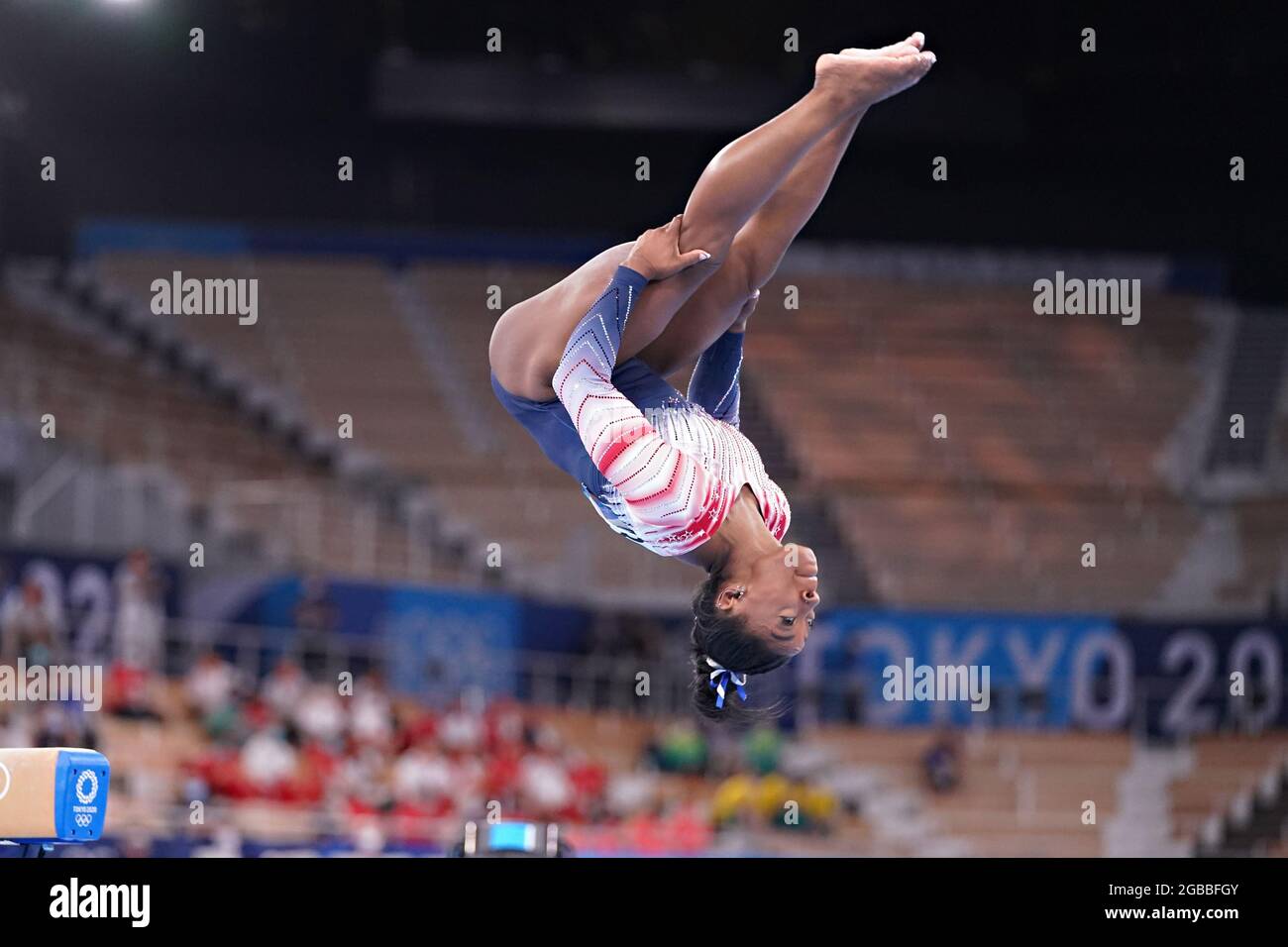 Simone Biles des États-Unis, exécute sa routine sur le faisceau d'équilibre lors de la finale de gymnastique artistique de l'appareil individuel des femmes au Centre de gymnastique Ariake aux Jeux Olympiques de Tokyo, au Japon, le mardi 3 août 2021. Photo de Richard Ellis/UPI Banque D'Images