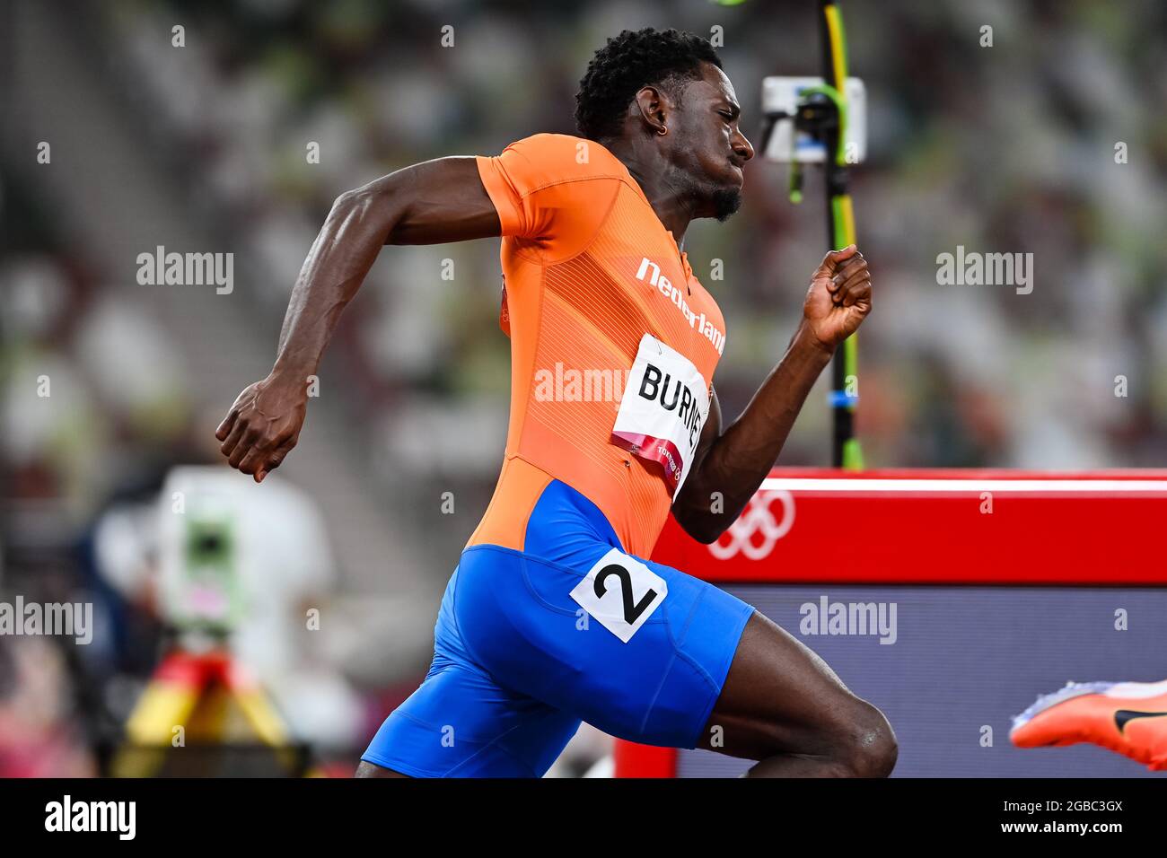 TOKYO, JAPON - AOÛT 3 : Taymir Burnett des pays-Bas en compétition pour la demi-finale masculine de 200 m lors des Jeux Olympiques de Tokyo 2020 au stade olympique le 3 août 2021 à Tokyo, Japon (photo d'Andy Astfalck/Orange Pictures) NOCNSF ATLETIEKUNIE Banque D'Images