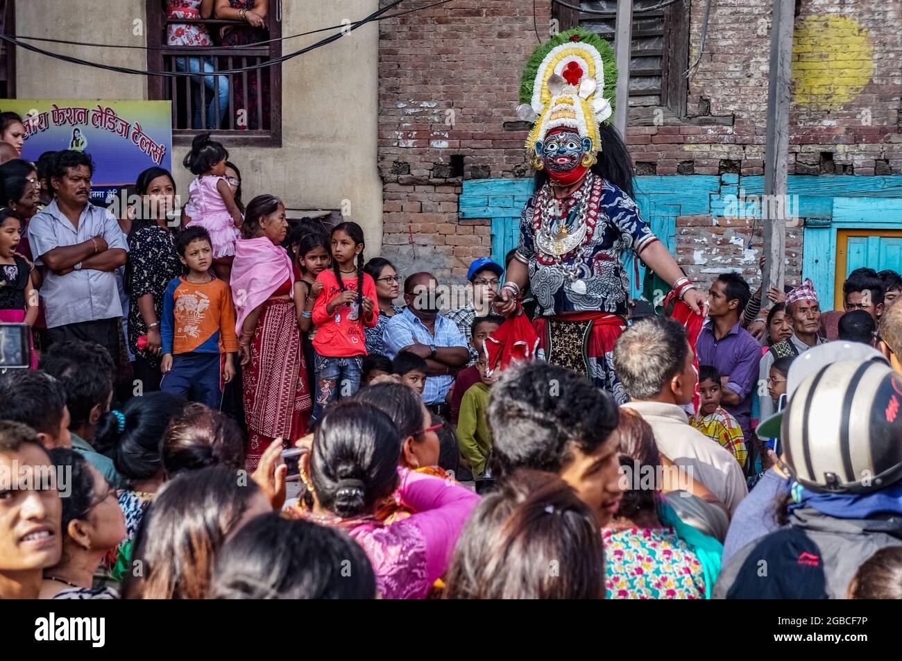 Dee Pyakhan danse masquée pendant le Festival Indra Jatra, également connu sous le nom de Festival Yenya, festival de rue religieuse à Katmandou, Népal Banque D'Images