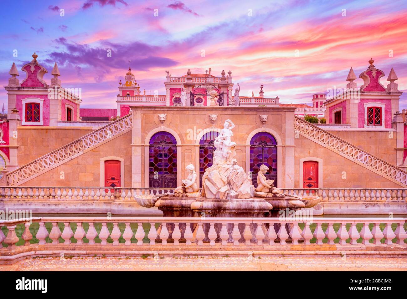 Le palais rose Estoi, Palacio de Estoi un bel exemple d'architecture rococo fait maintenant partie d'un hôtel. Estoi Algarve Portugal Banque D'Images