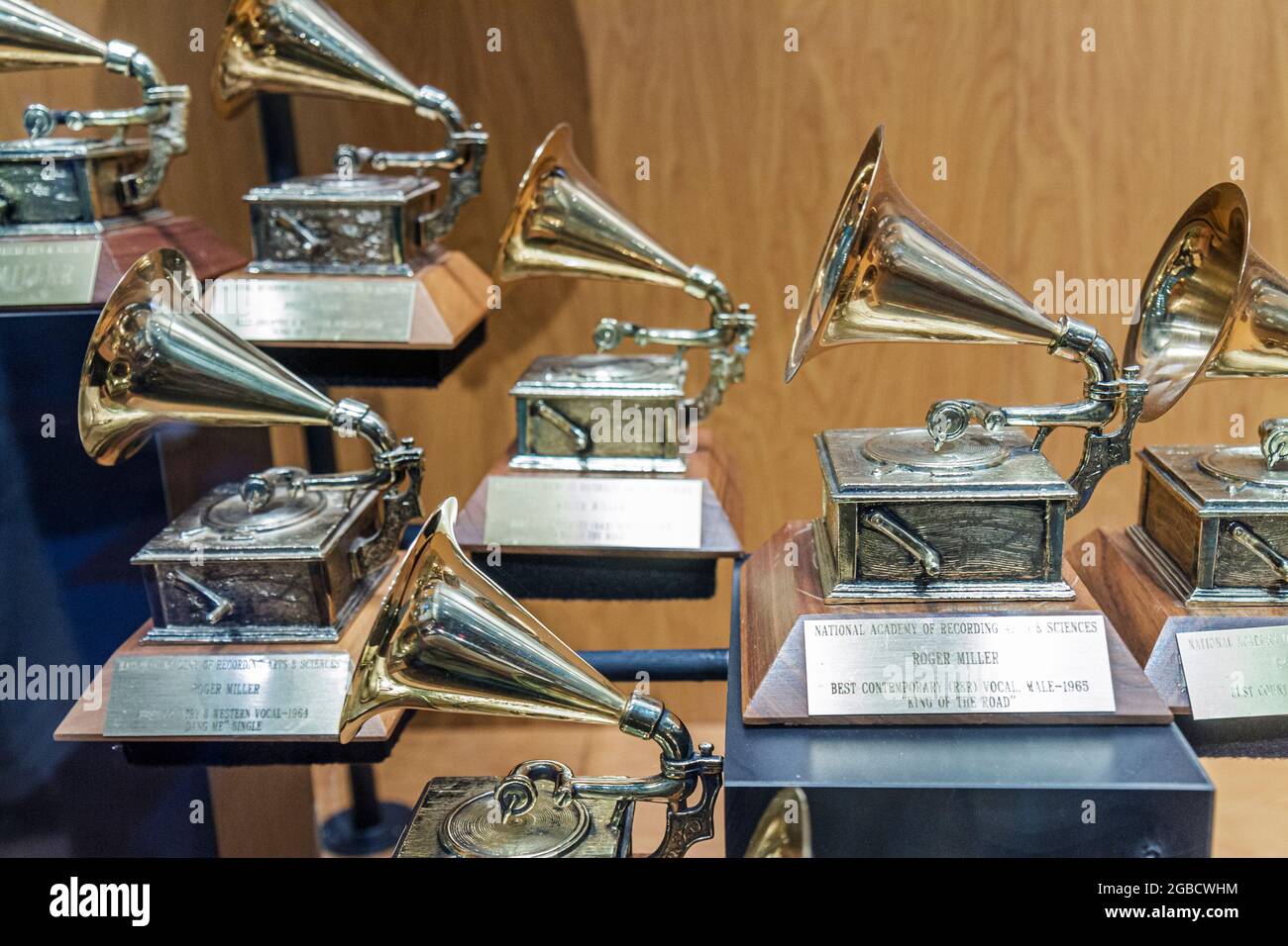 Nashville Tennessee, Country Music Hall of Fame & Museum exposition collection case Grammy Award trophées musiciens de musique Banque D'Images