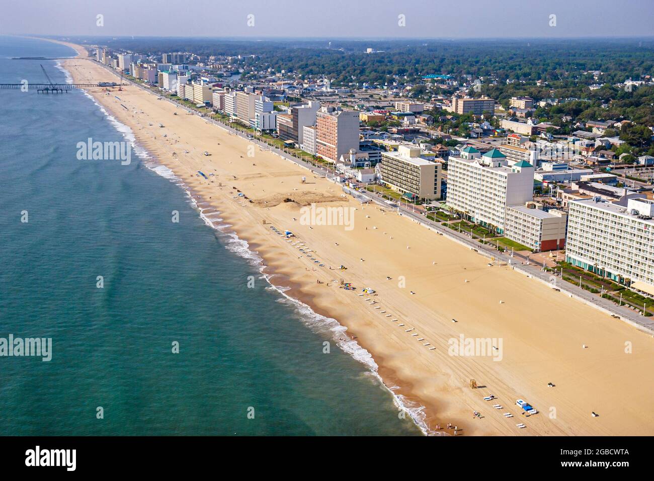 Virginia Virginia Beach aérienne au-dessus de la vue, Atlantique eau public rivage bord de mer hôtels condominiums, Banque D'Images