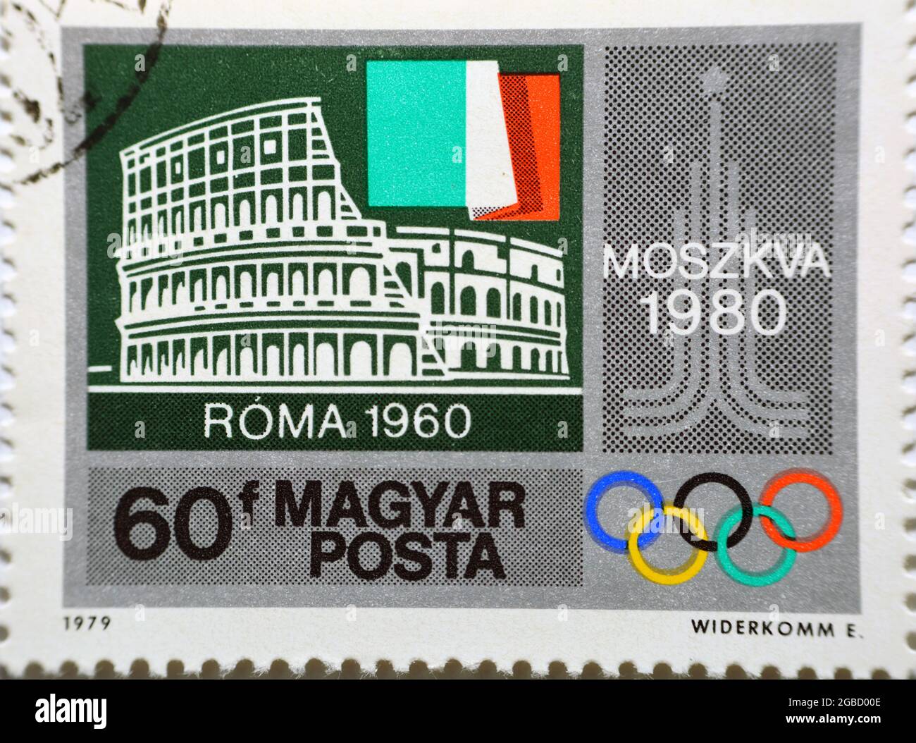 Un timbre-poste imprimé en Hongrie montre l'emblème olympique de Moscou 80 et le Colisée, Rome, drapeau italien, Rome 1960, vers 1979, Jeux olympiques d'été, 198 Banque D'Images