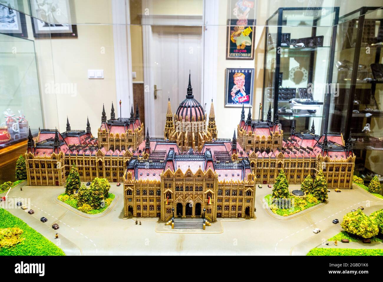 Parlement hongrois en massepain au Musée du chocolat Szamos, Budapest, Hongrie Banque D'Images