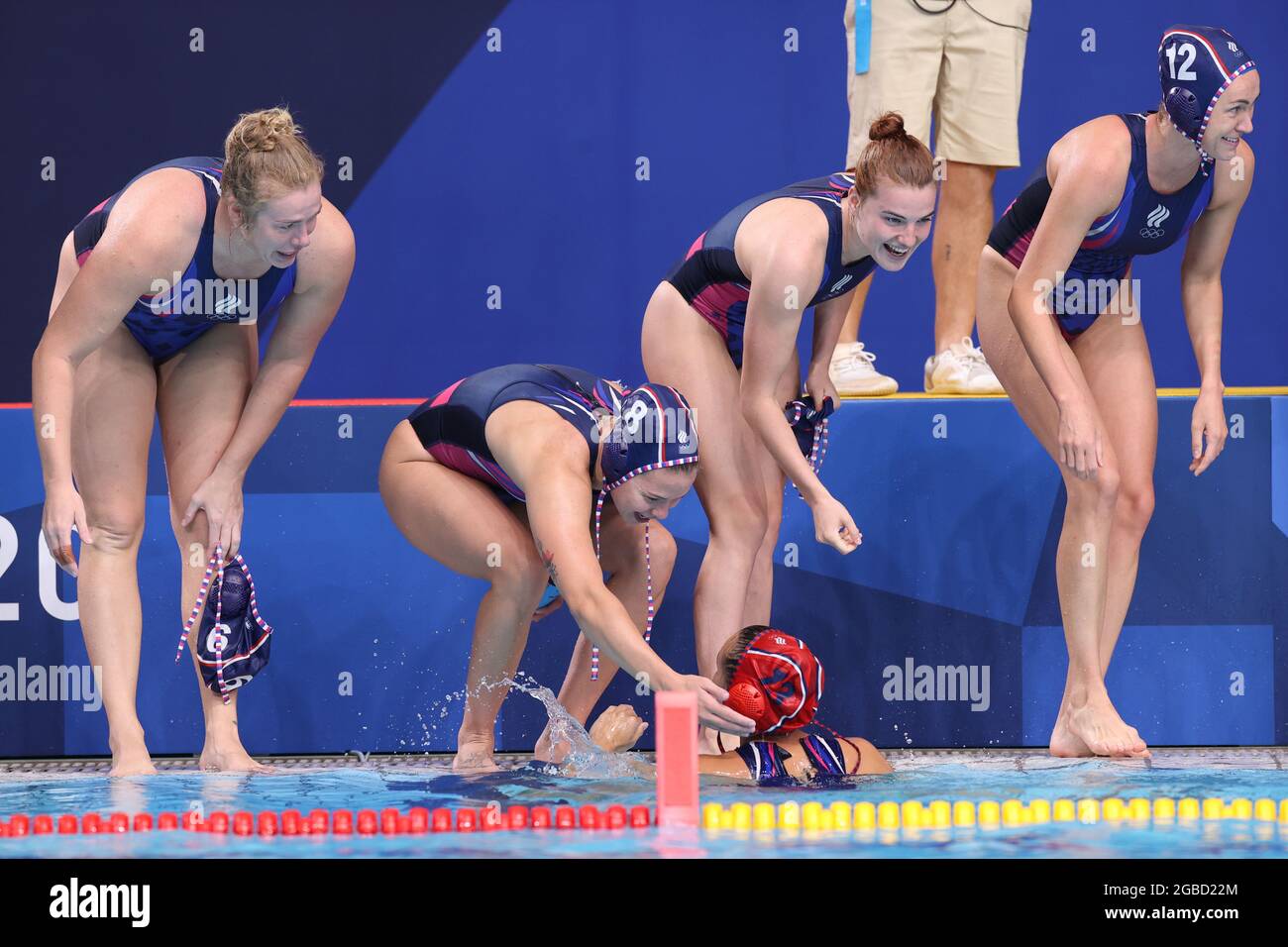 Tokyo, Japon. 3 août 2021. Les joueurs du Comité olympique russe fêtent après avoir remporté le quart-finale des femmes de la compétition Water Polo entre l'Australie et le Comité olympique russe aux Jeux Olympiques de Tokyo en 2020, à Tokyo, au Japon, le 3 août 2021. Credit: Ding Xu/Xinhua/Alamy Live News Banque D'Images