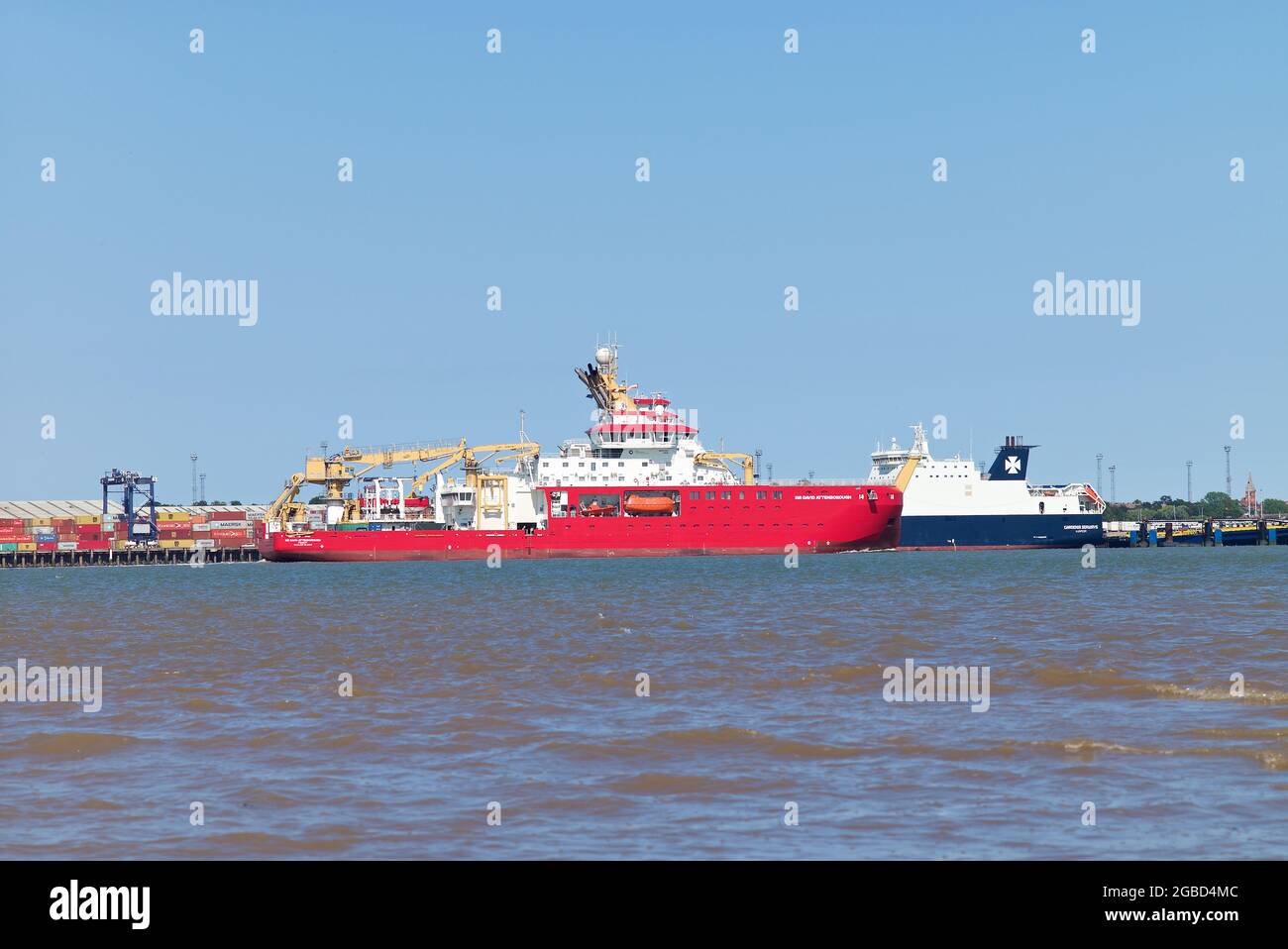 Navire de recherche RRS Sir David Attenborough quittant Harwich Haven. Banque D'Images