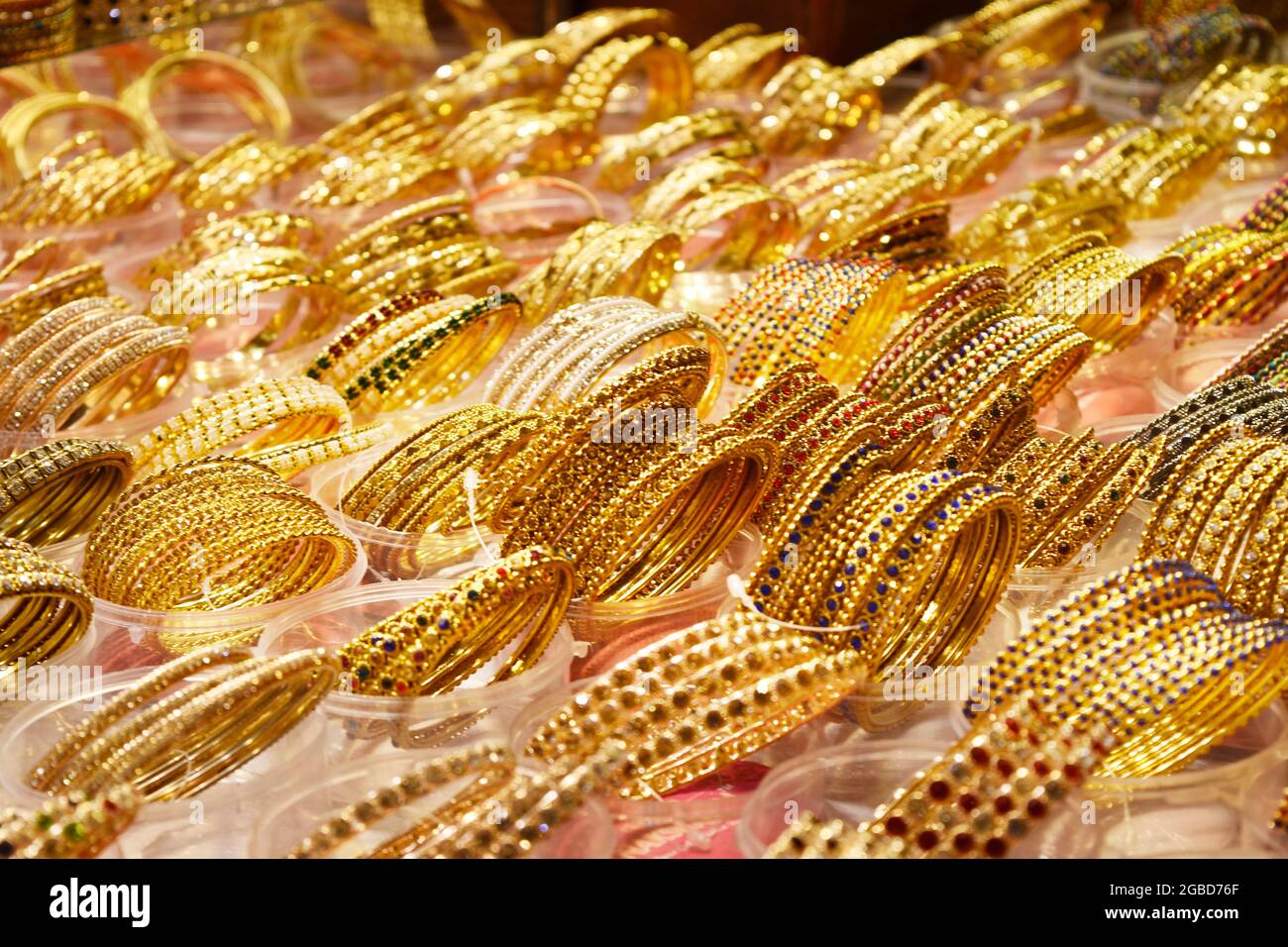 Marché de bijoux en or à dubaï, marché de bijoux de luxe bangles shopping Banque D'Images