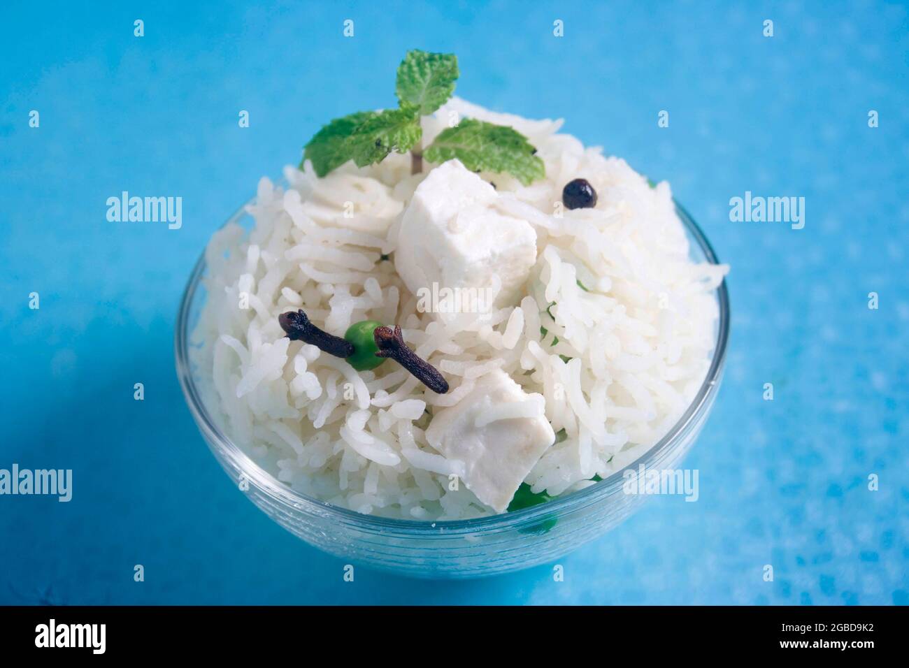 Veg Pulav ou Pulao, fait à base de riz basmathi, bol en verre Banque D'Images