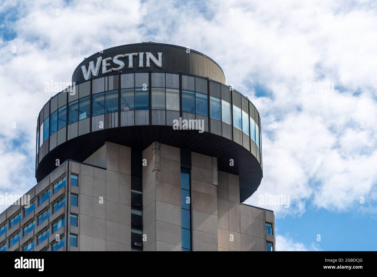 Enseigne d'affaires ou logo de l'hôtel Westin dans le secteur riverain et du centre-ville de Toronto, au Canada Banque D'Images