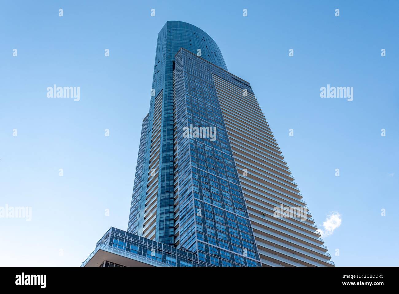 Bâtiment aura. Résumé de l'architecture moderne dans les gratte-ciel du quartier du centre-ville de Toronto, Canada Banque D'Images