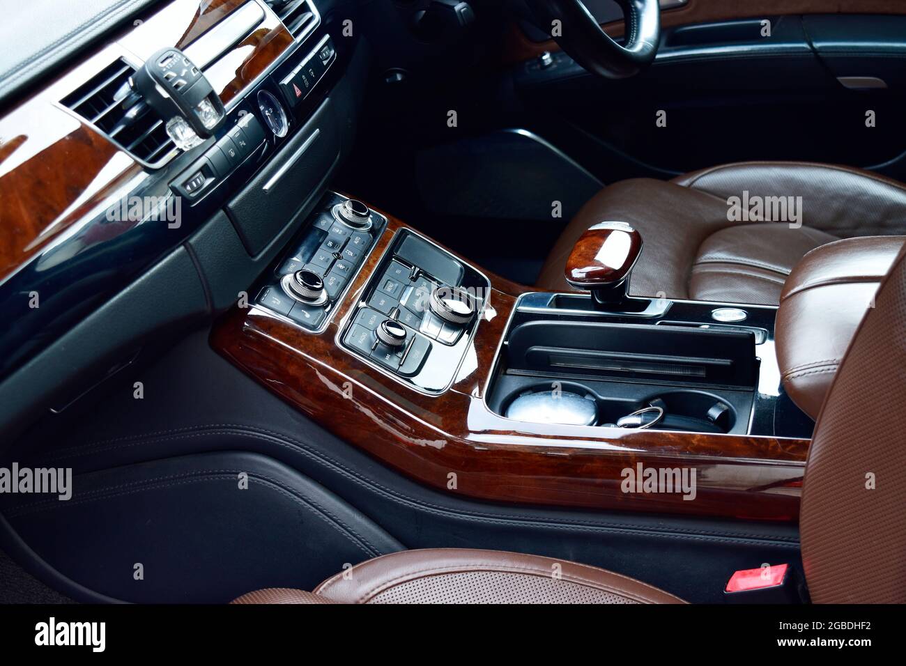 Image de l'intérieur d'une voiture de luxe Banque D'Images
