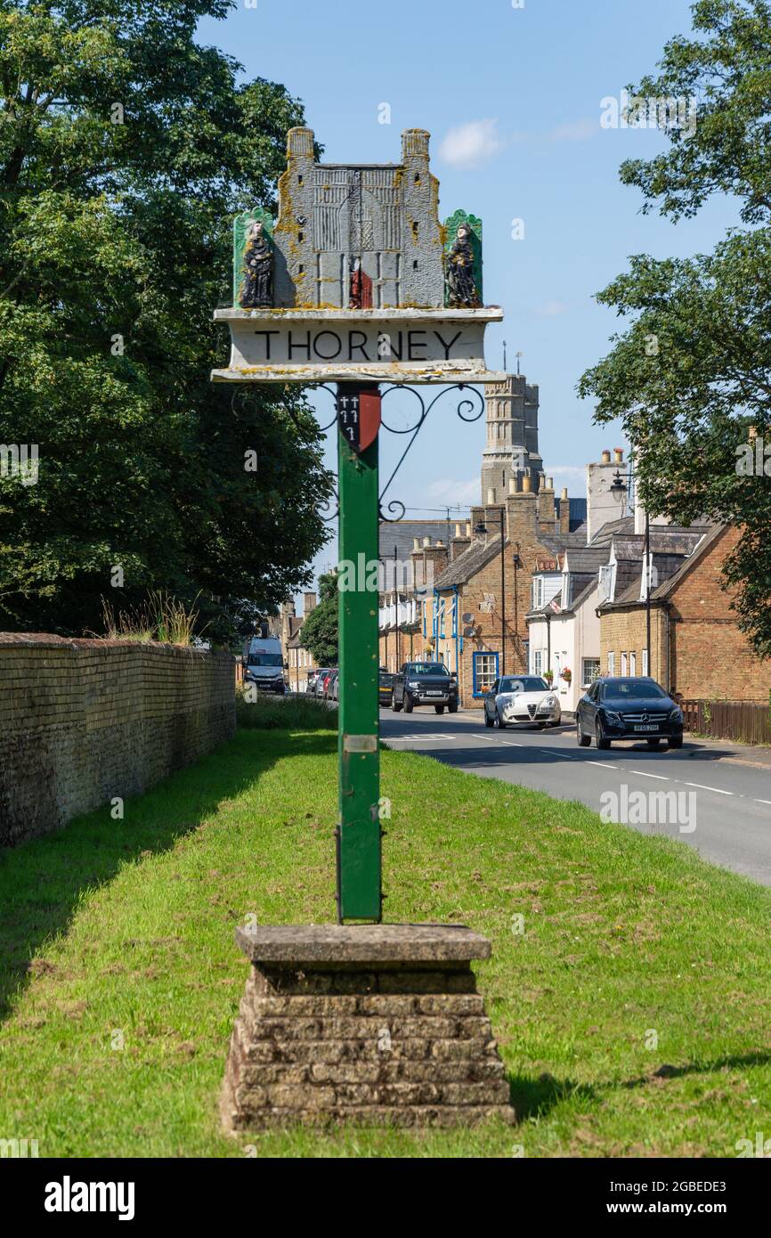 Panneau de village, Thorney, Cambridgeshire, Angleterre, Royaume-Uni Banque D'Images
