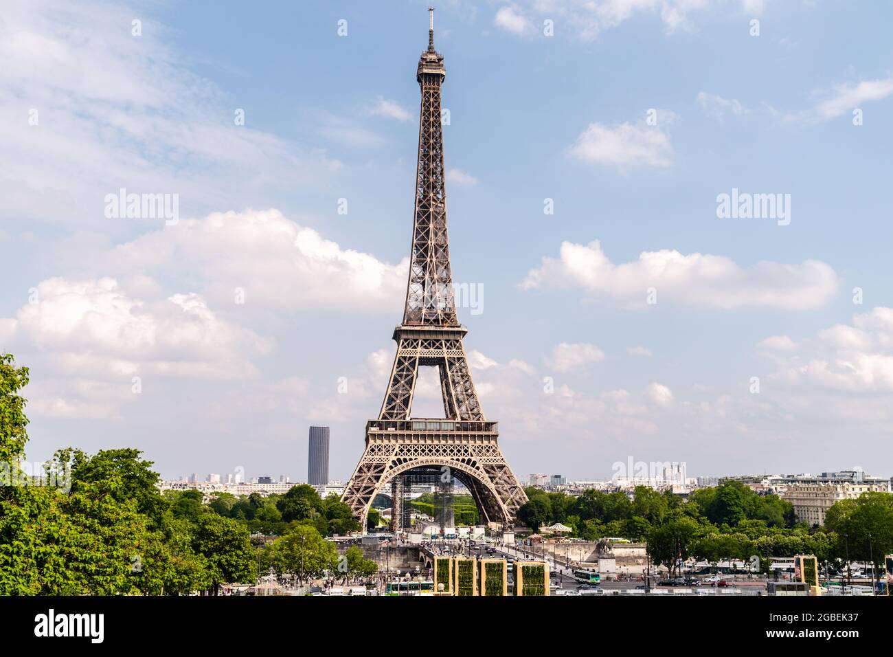 La Tour Eiffel, un monument parisien qui est aussi un chef-d'œuvre technologique dans l'histoire de la construction. Banque D'Images